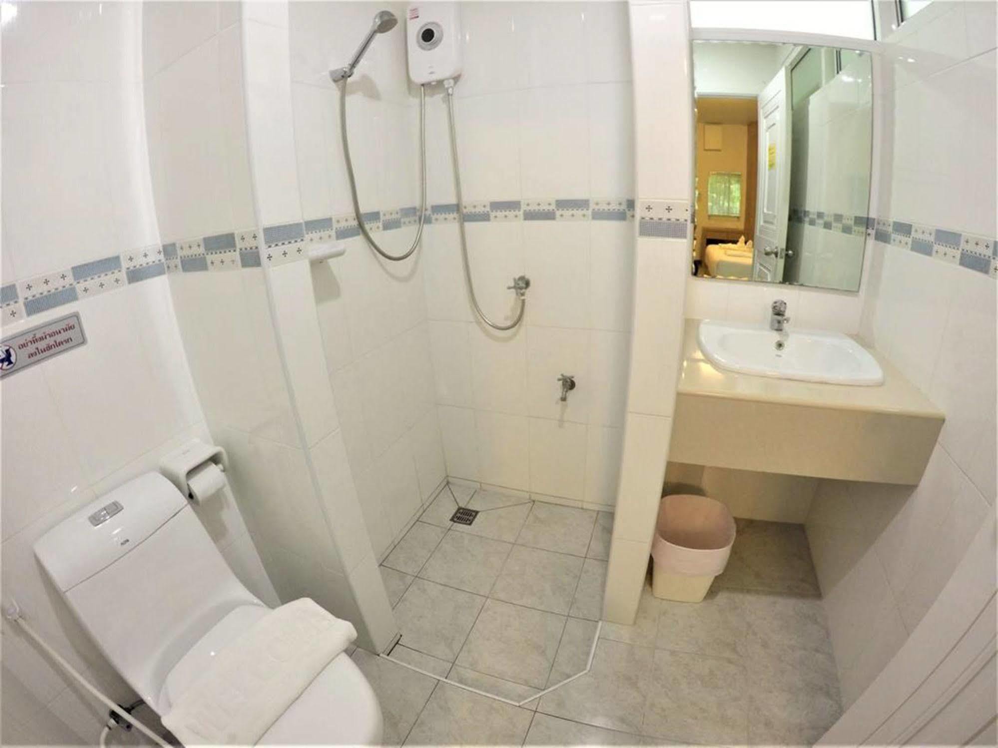 Shyne Place Phuket Eksteriør billede